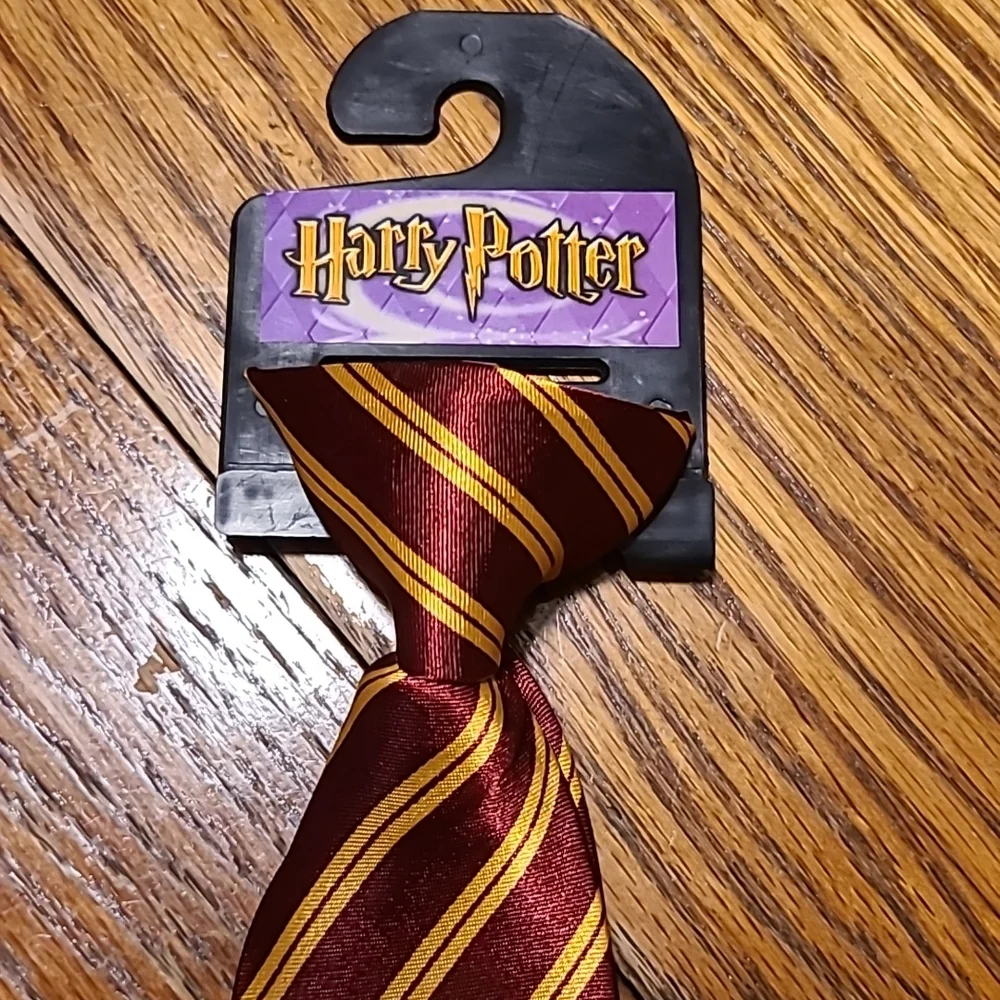 NWT Harry Potter Griffindor Tie and Bonus Scarf